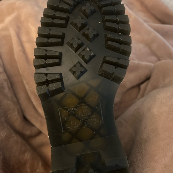 Dr Martens - Picture 3 of 4